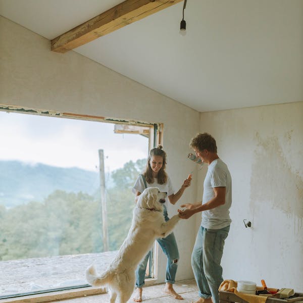 Tony y Conchi en la cama